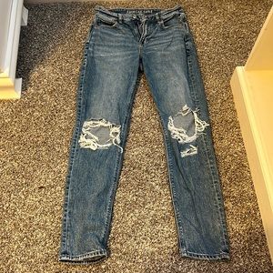American Eagle mom jeans size four and long.